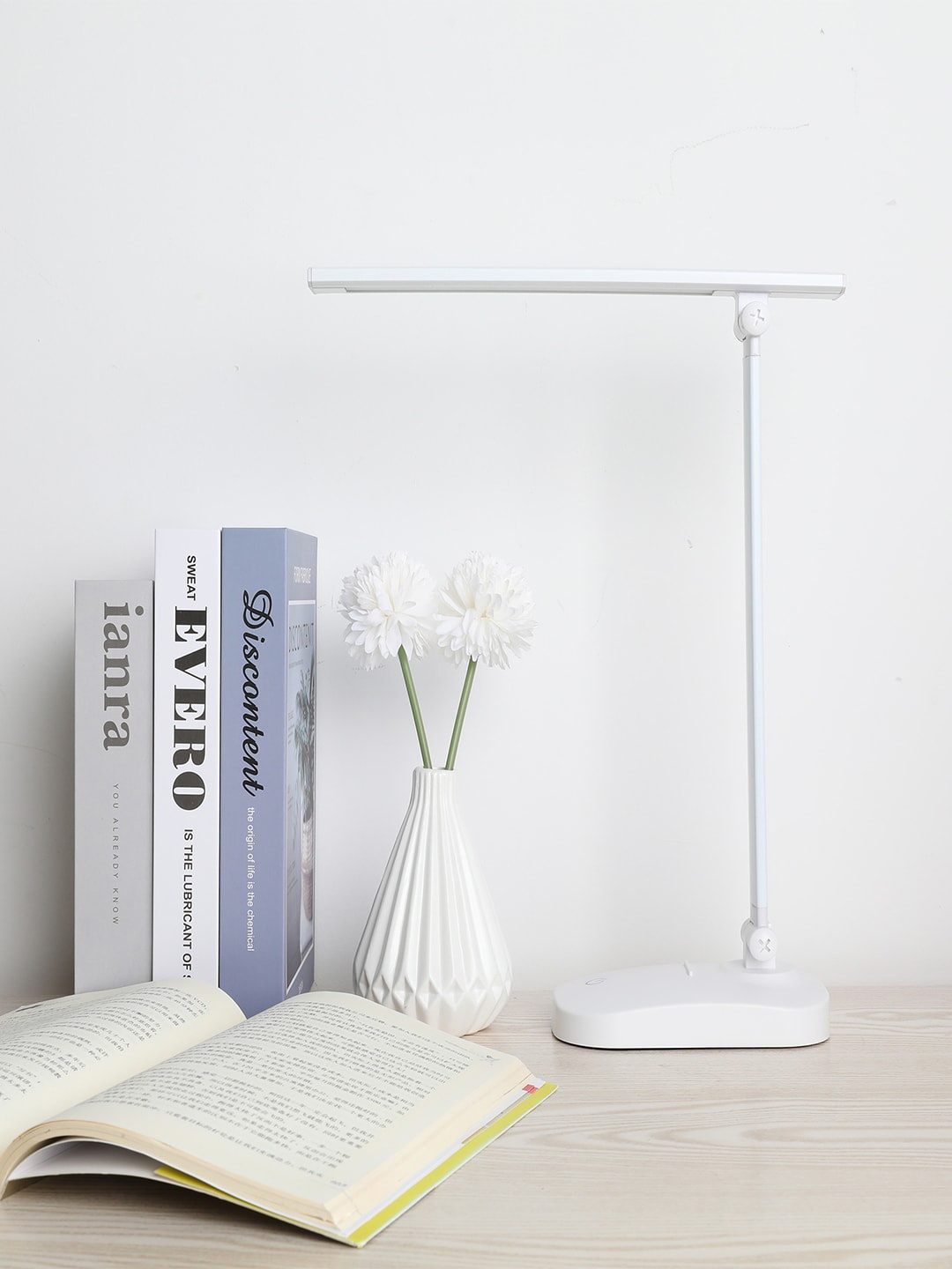 

Kuber Industries White Folding Mobile Phone Stand Lamp