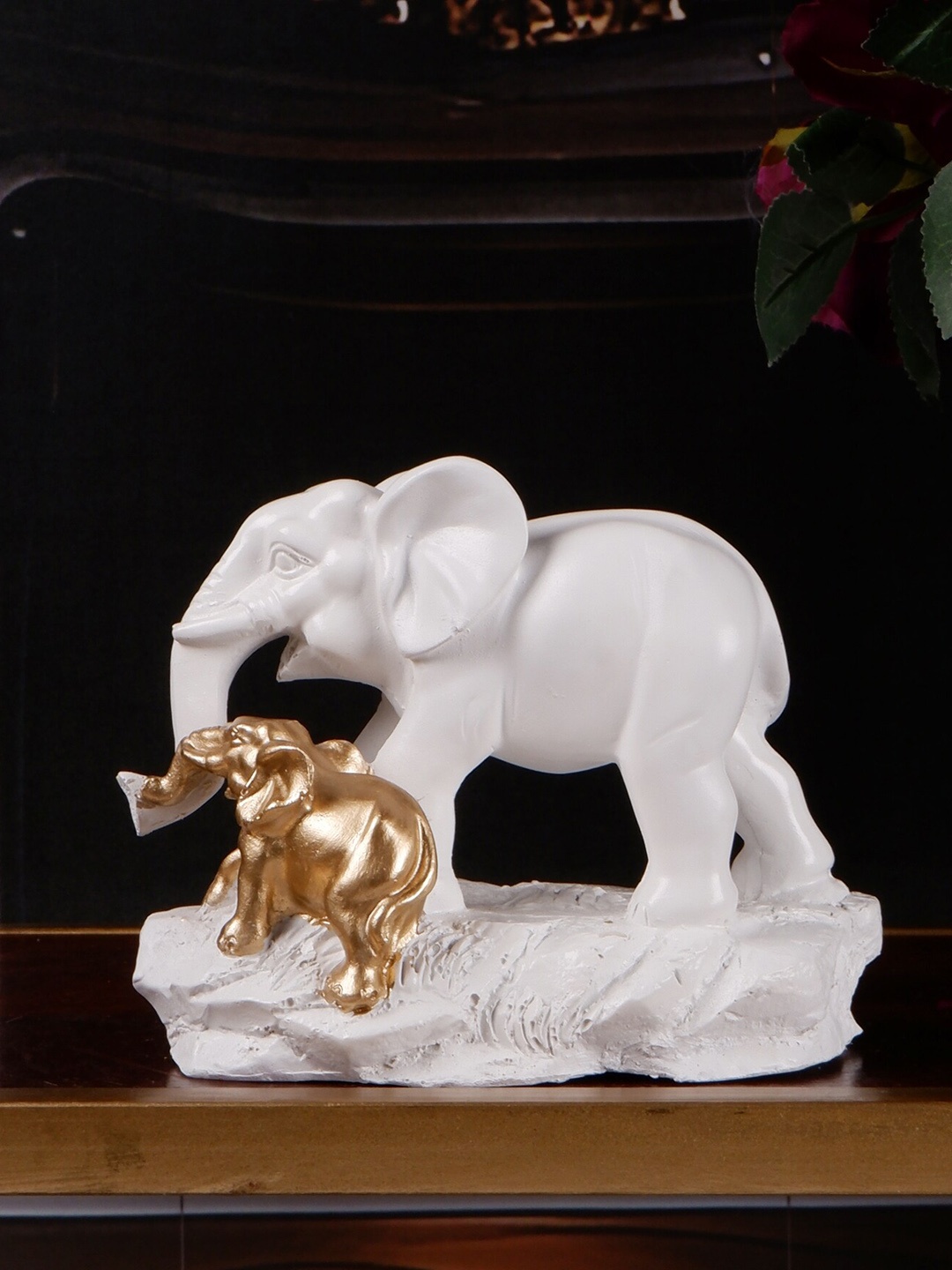 

THE WHITE INK DECOR Cool Series White Elephant & Calf Showpiece