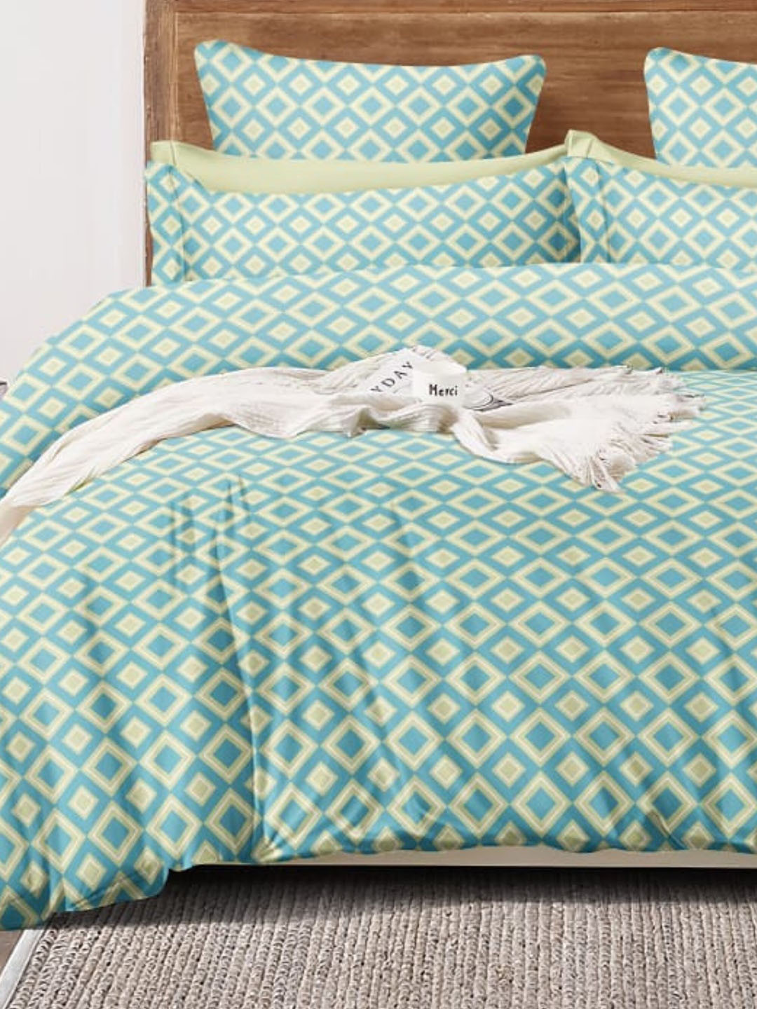 

Pastel Homes Green & Beige Geometric Cotton 300 TC Queen Bedsheet With 2 Pillow Covers