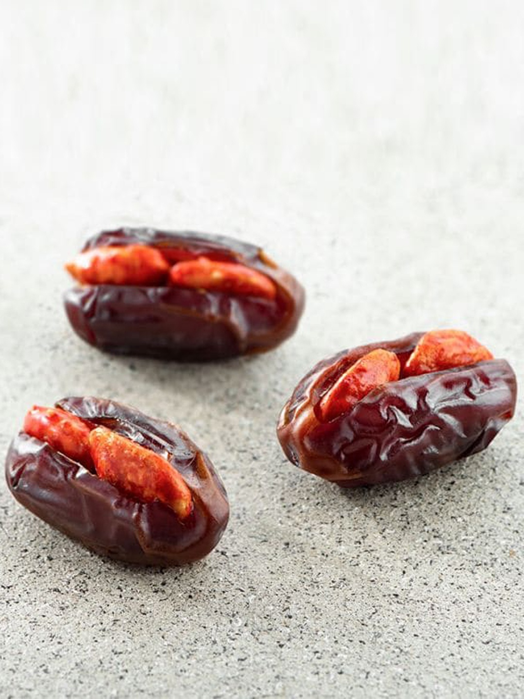 

Bateel Khidri Dates With Caramelised Almond & Honey-500 gms, Brown