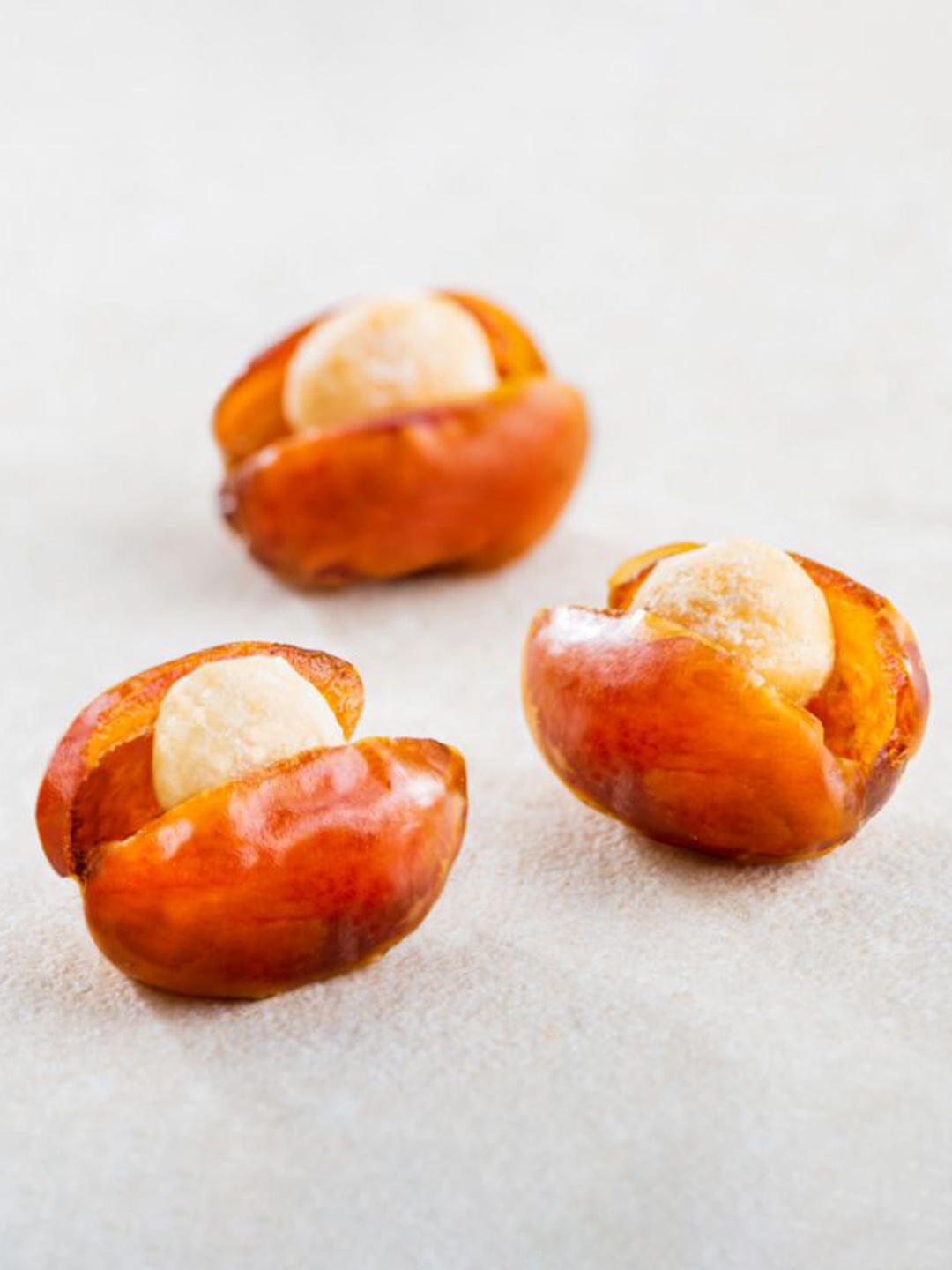 

Bateel Kholas Dates With Salted Macadamia - 500 gms, Brown