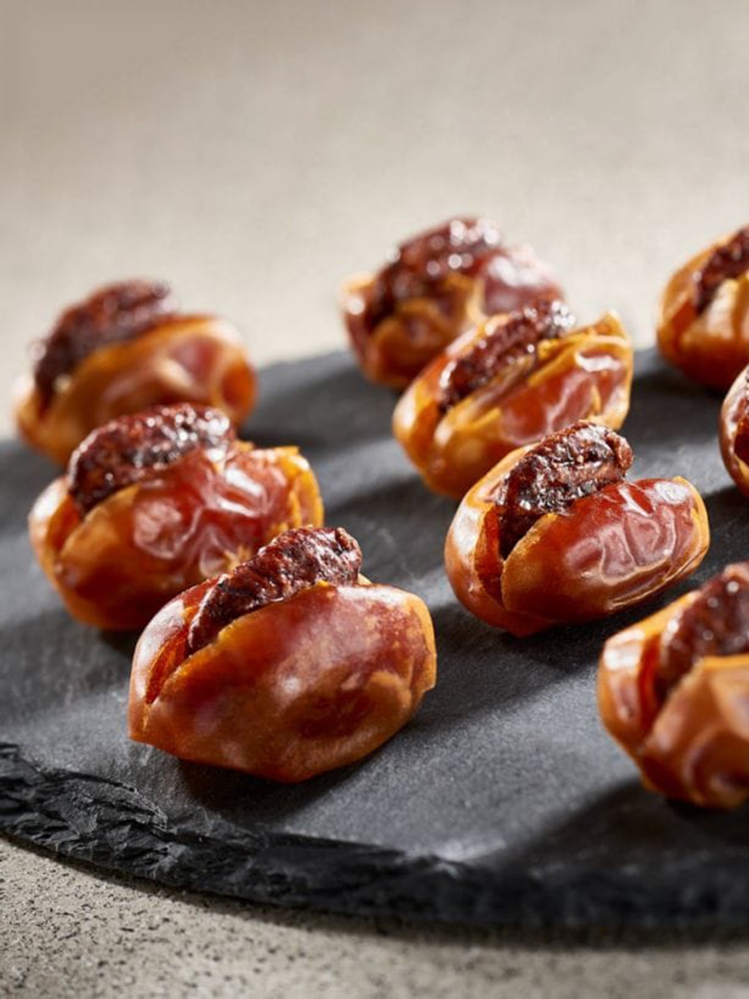 

Bateel Kholas Dates With Caramelized Pecan, Brown