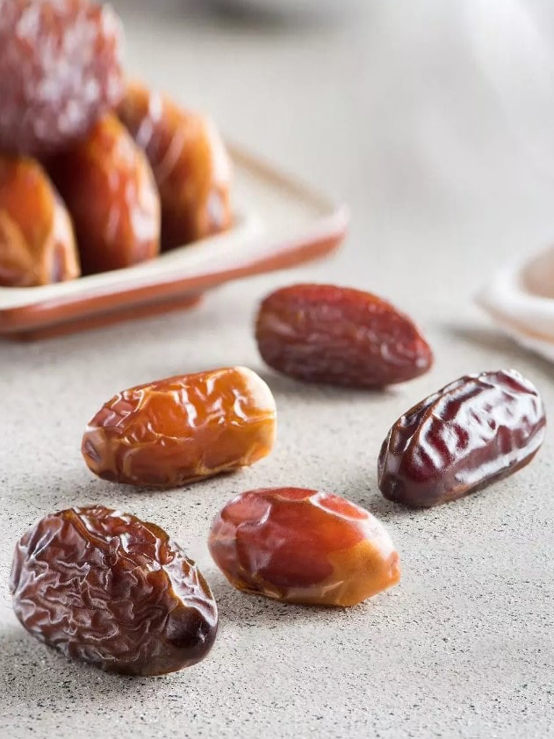 

Bateel Assorted Plain Dates - 500 gms, Brown