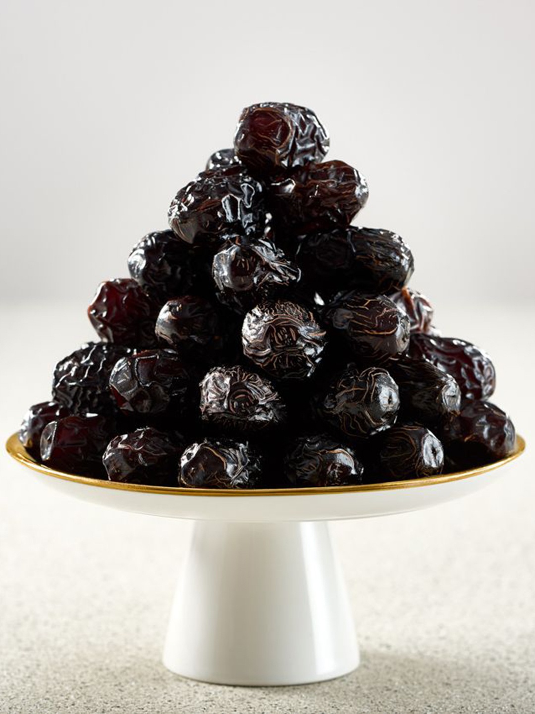

Bateel Ajwa Dates - 500 gms, Black