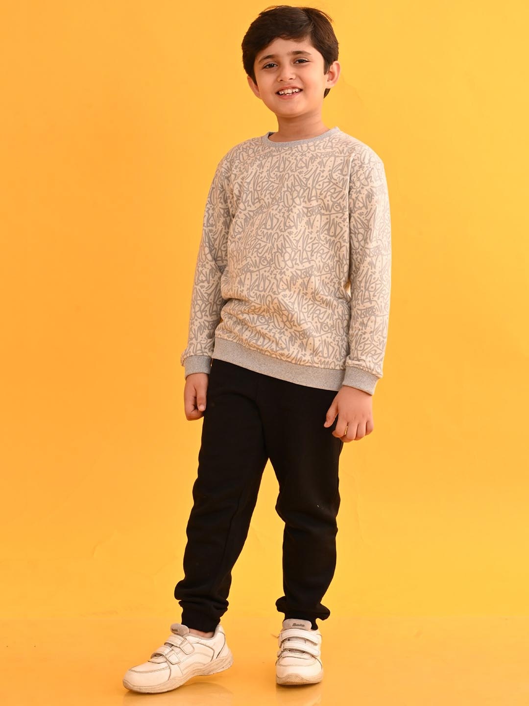 

Anthrilo Boys abstract Printed Sweatshirt With Trousers, Beige