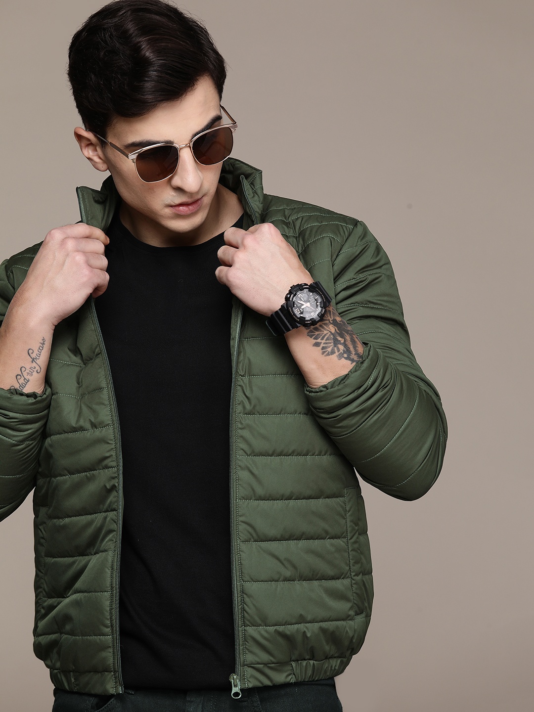 

Roadster Men Lightweight Running Sporty Jacket, Olive