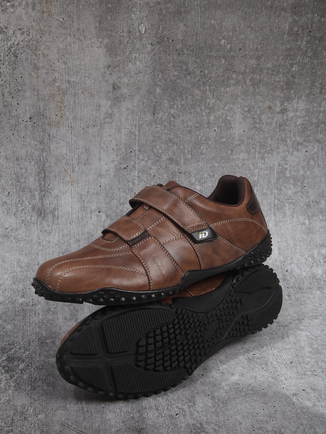 

ID Men Textured Leather Anti-Skid Lightweight Velcro Sneakers, Brown