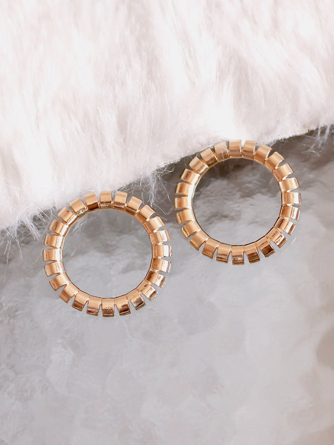 

Bellofox Gold-Plated Circular Studs Earrings