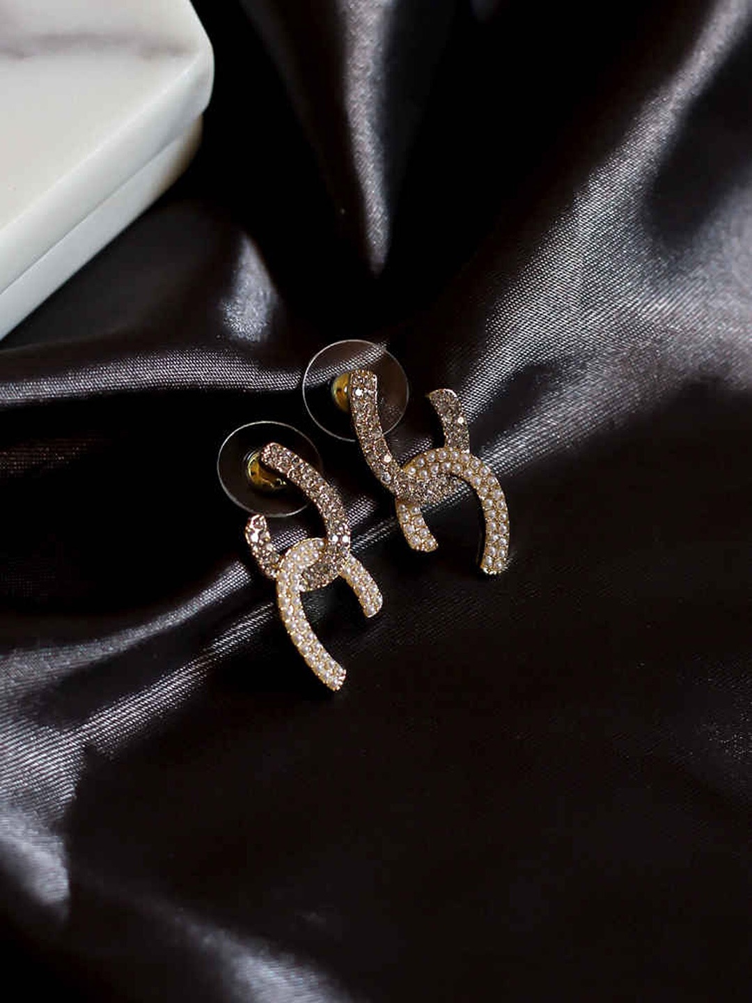 

Bellofox Gold-Toned Artificial Stones Studded Geometric Drop Earrings
