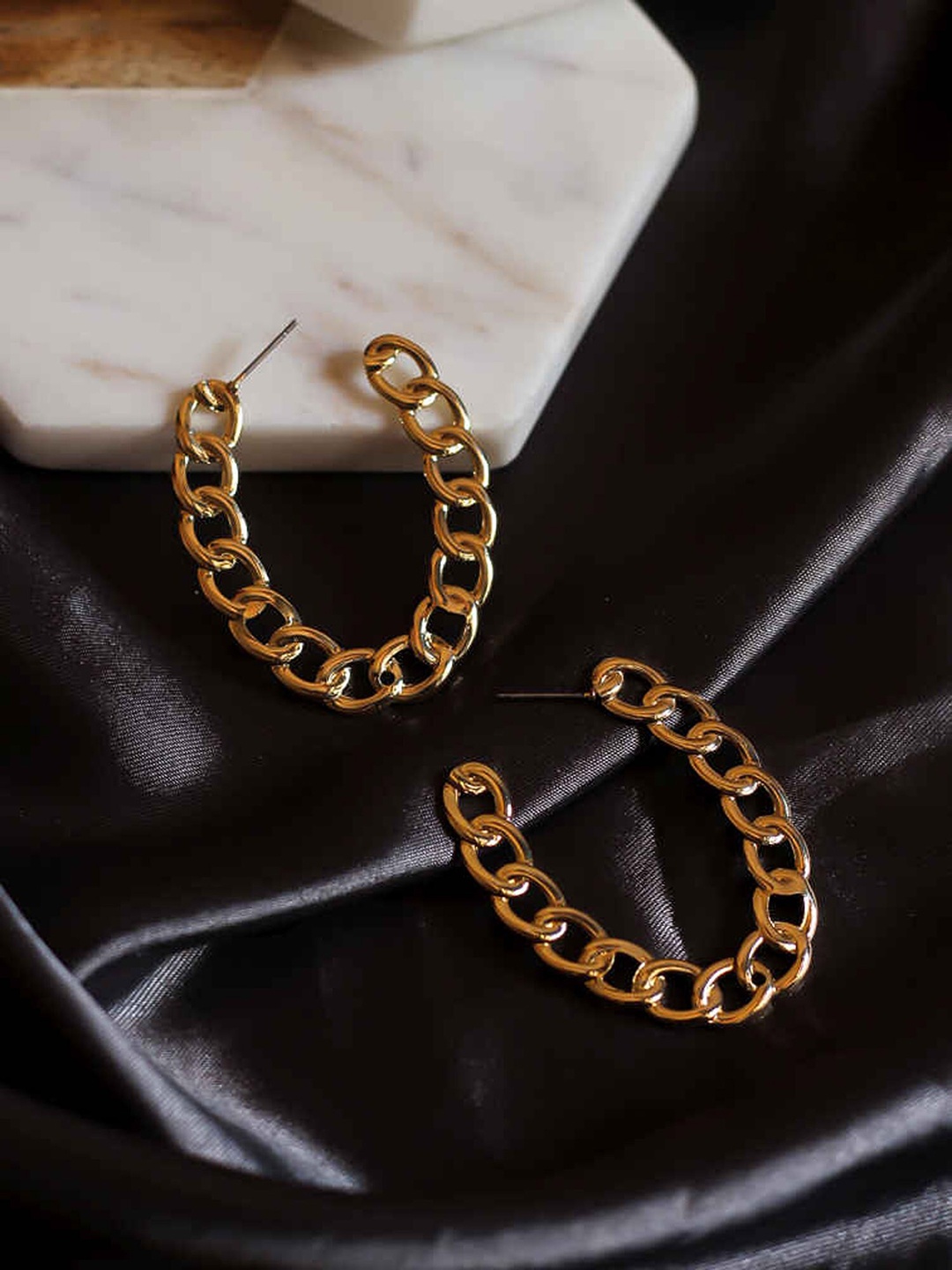 

Bellofox Gold-Plated Circular Half Hoop Earrings