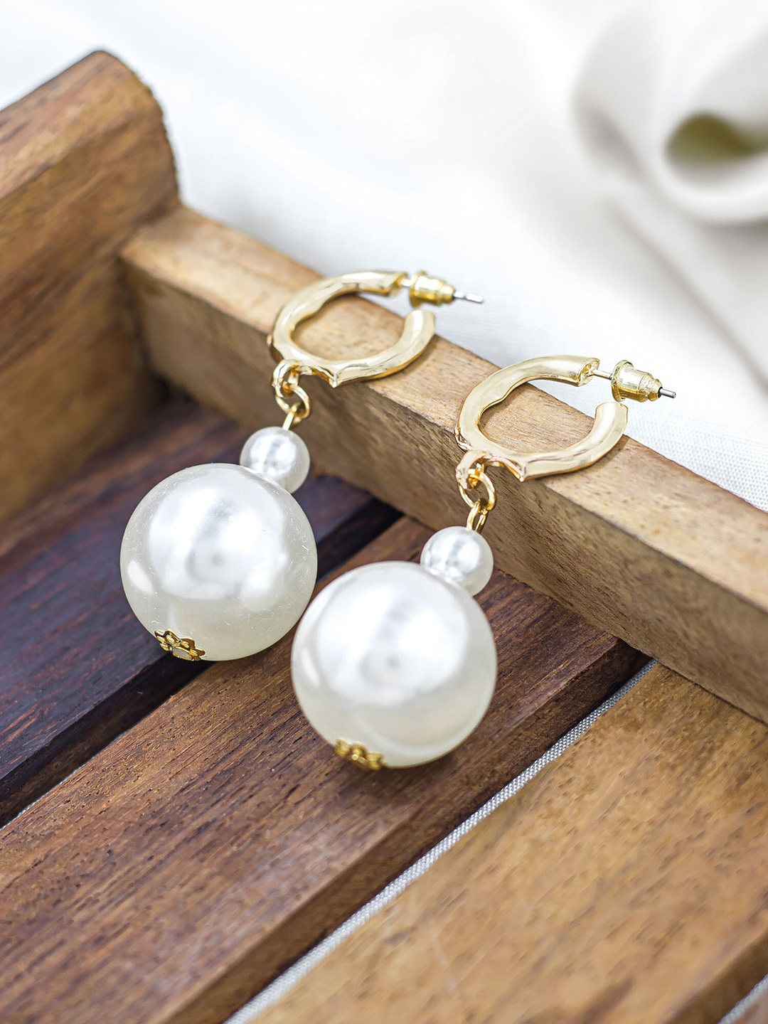 

Bellofox White & Gold-Plated Drop Earrings