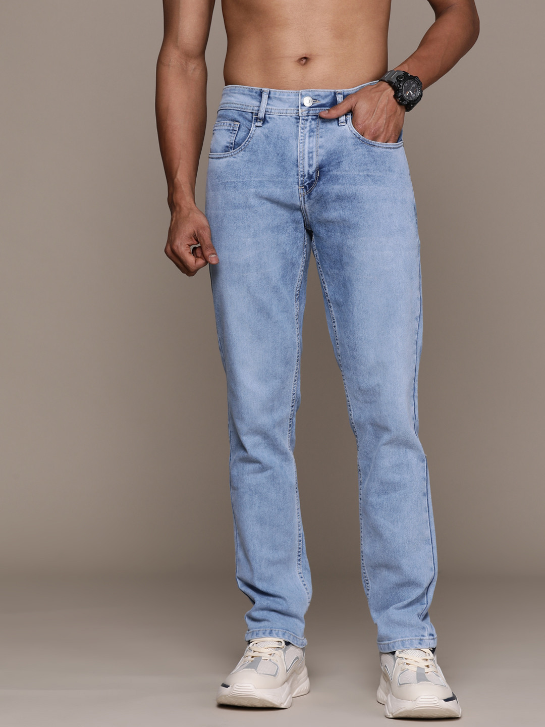 

The Roadster Lifestyle Co. Men Slim Fit Heavy Fade Stretchable Jeans, Blue