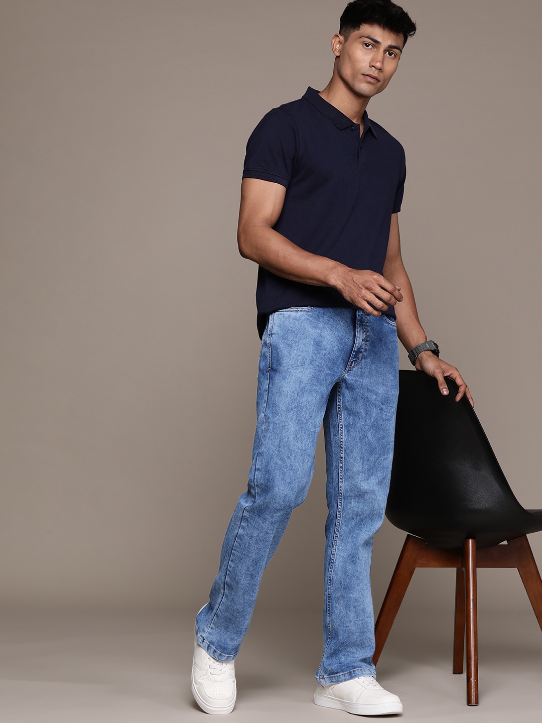 

The Roadster Lifestyle Co. Men Acid Wash Stretchable Bootcut Jeans, Blue