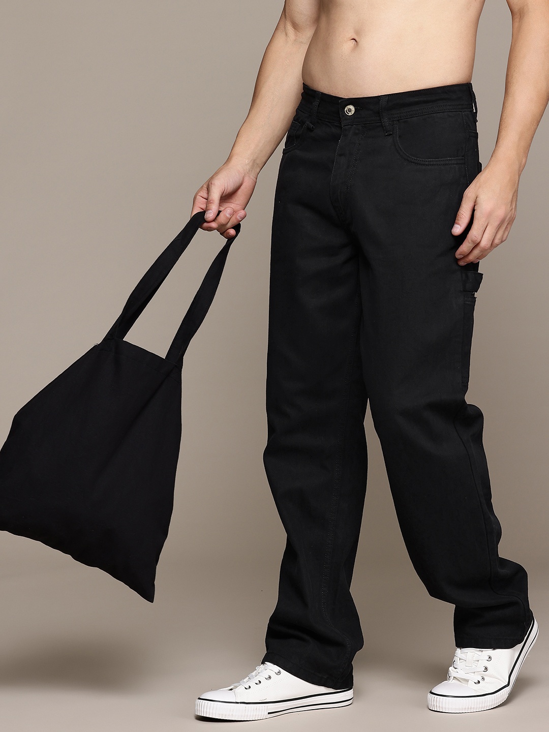 

The Roadster Lifestyle Co. Men Straight Fit Pure Cotton Jeans, Black