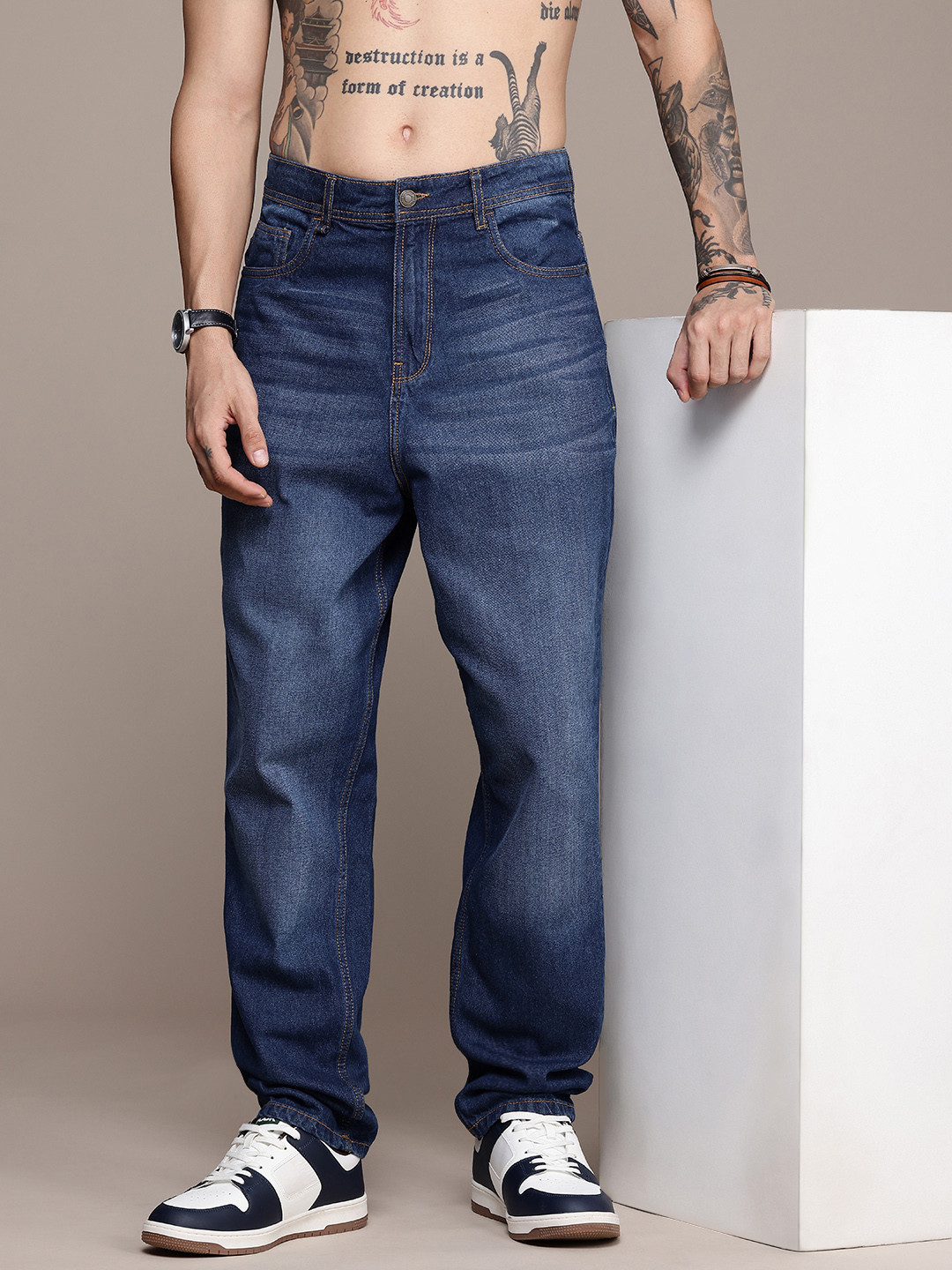 

The Roadster Life Co. Men Loose Fit Light Fade Pure Cotton Jeans, Blue