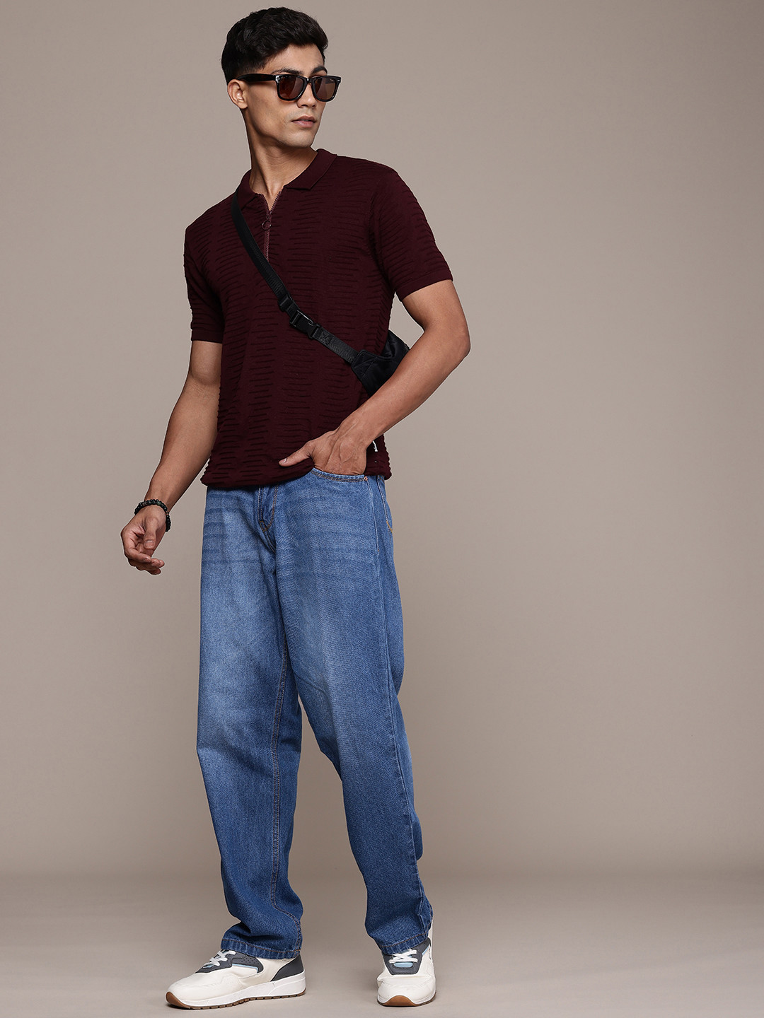 

Roadster Men Straight Fit Light Fade Pure Cotton Jeans, Blue