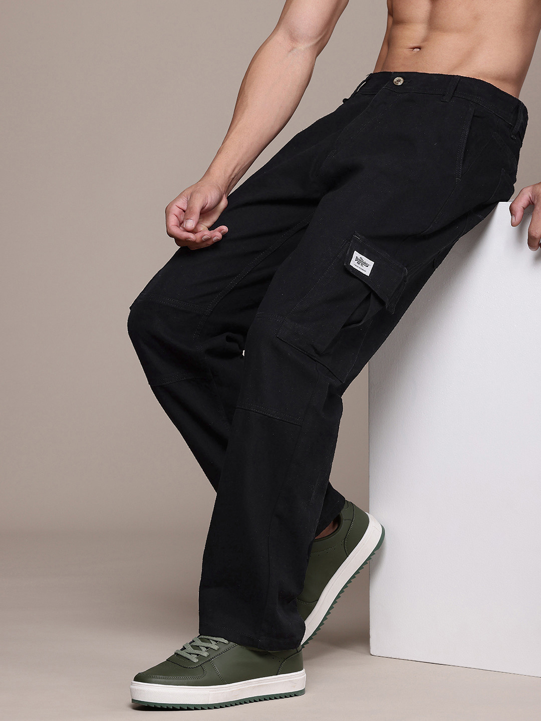 

Roadster Men Straight Fit Stretchable Jeans, Black