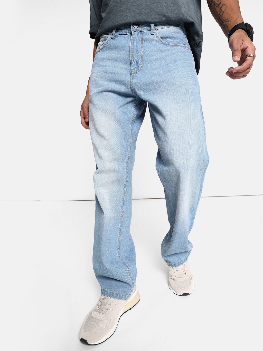 

The Roadster Lifestyle Co. Men Pure Cotton Straight Fit Light Fade Stretchable Jeans, Blue