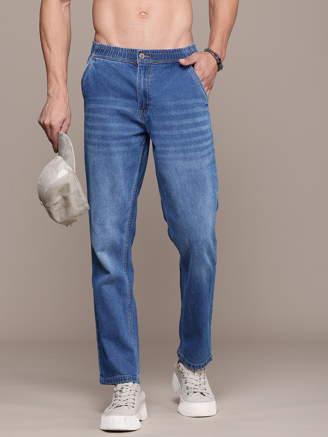 

Roadster Men Relaxed Fit Light Fade Stretchable Jeans, Navy blue