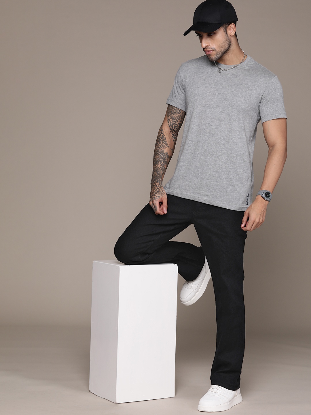 

The Roadster Lifestyle Co. Men Bootcut Stretchable Jeans, Black