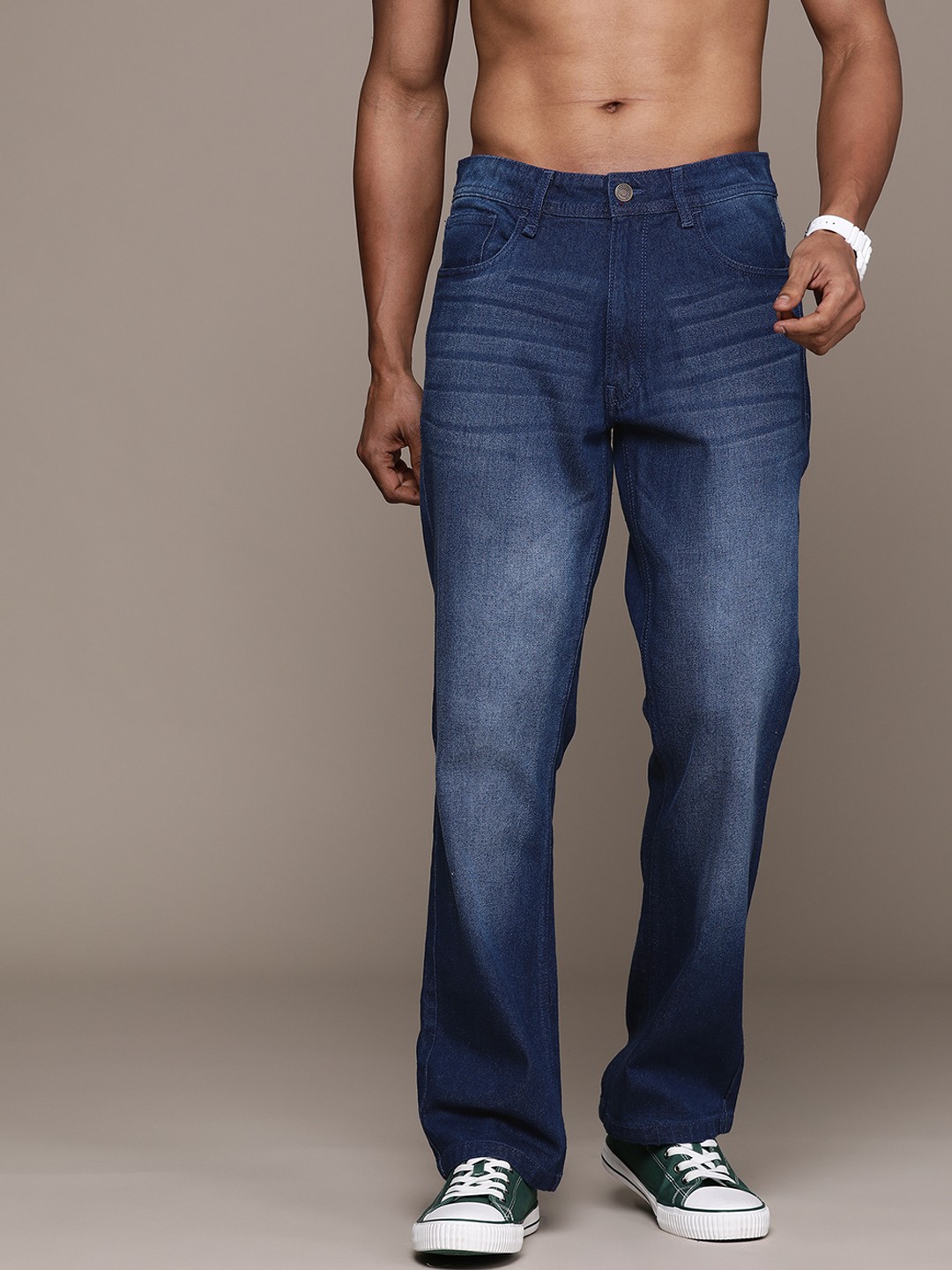

The Roadster Lifestyle Co. Men Light Fade Stretchable Bootcut Jeans, Blue