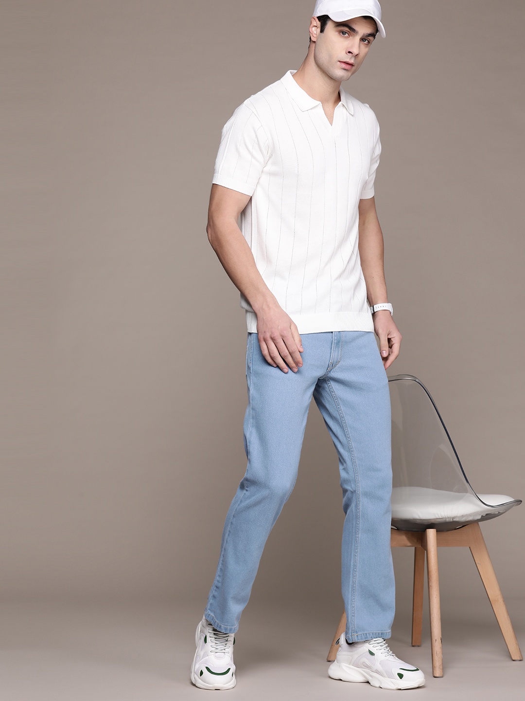 

The Roadster Lifestyle Co. Men Bootcut Stretchable Jeans, Blue