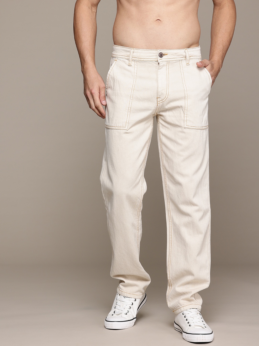 

The Roadster Lifestyle Co. Men Relaxed Fit Jeans, Beige