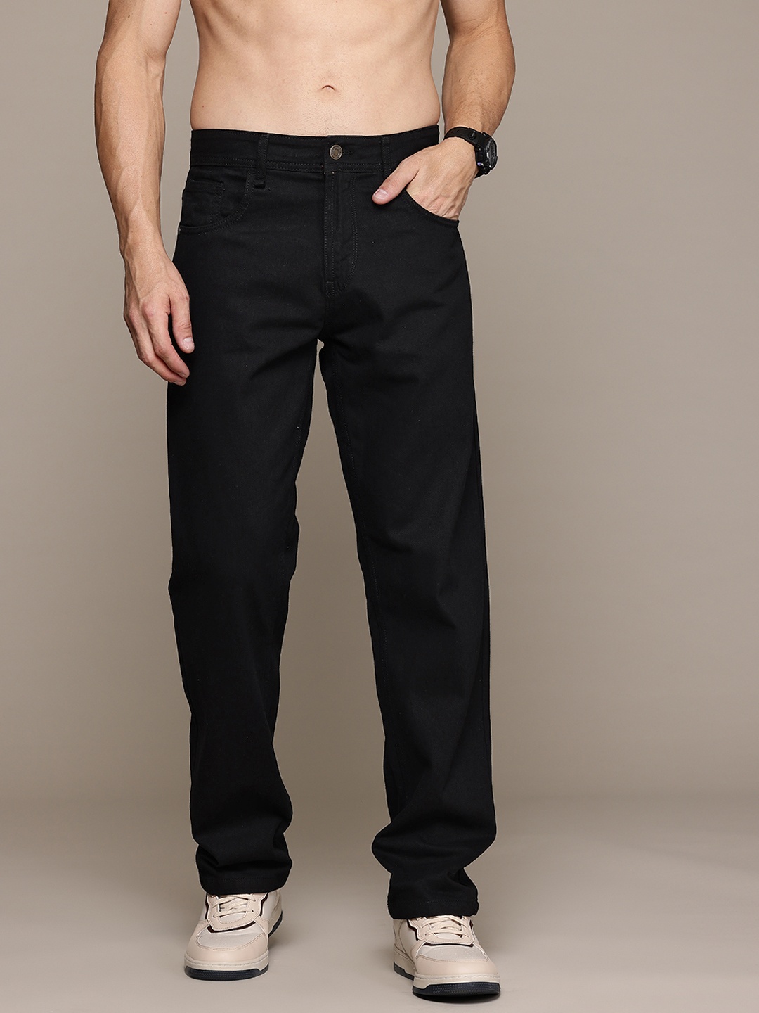 

The Roadster Lifestyle Co. Men Relaxed Fit Jeans, Black