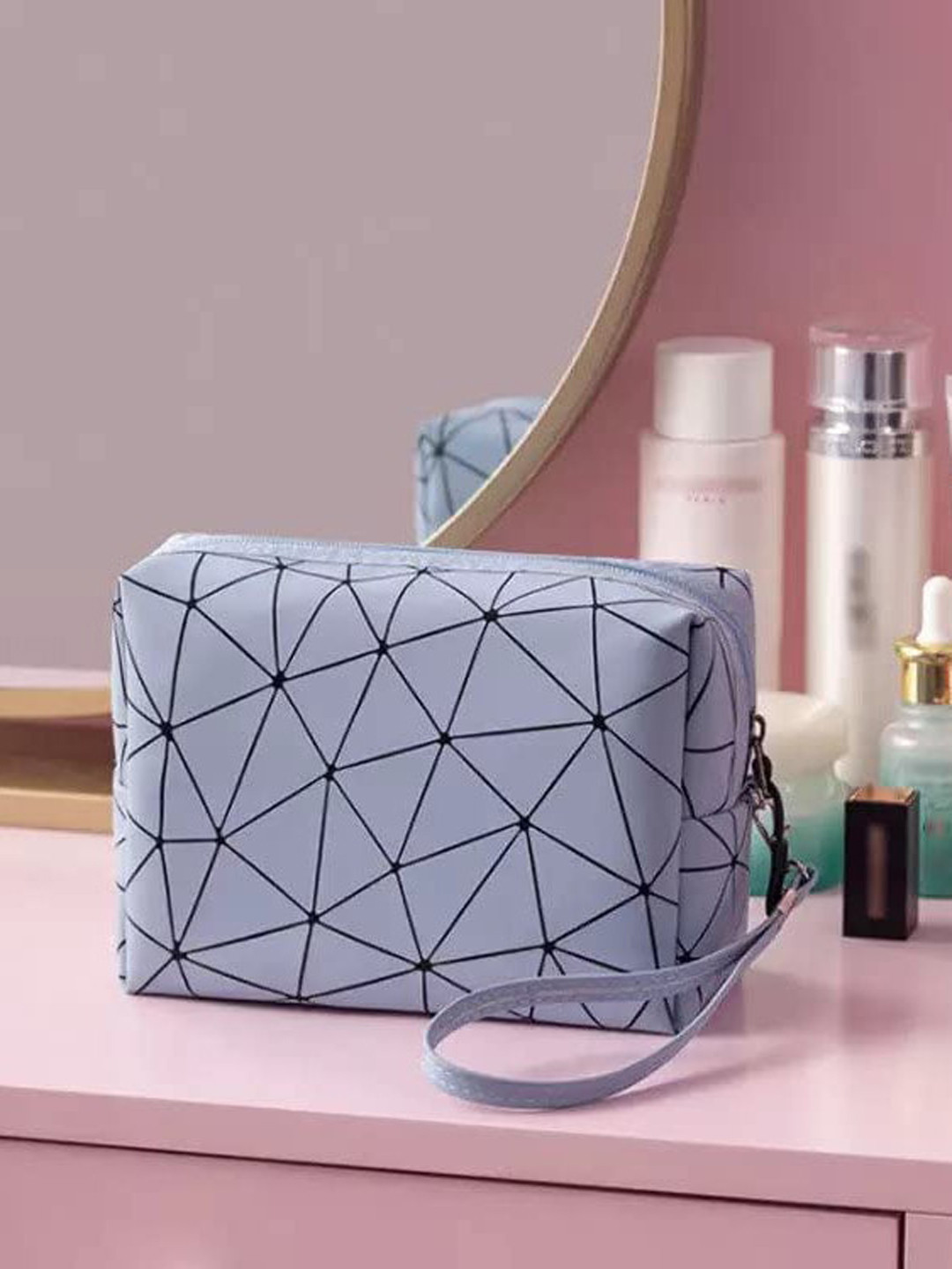 

HOUSE OF QUIRK Textured Portable Waterproof Makeup Travel Pouch, Blue