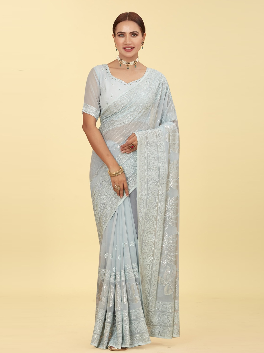 

CHANSI Floral Embroidered Sequinned Saree, Grey