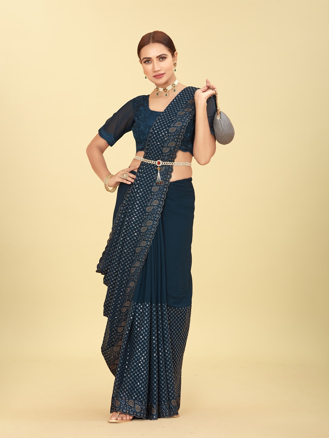 

CHANSI Embroidered Sequinned Saree, Green