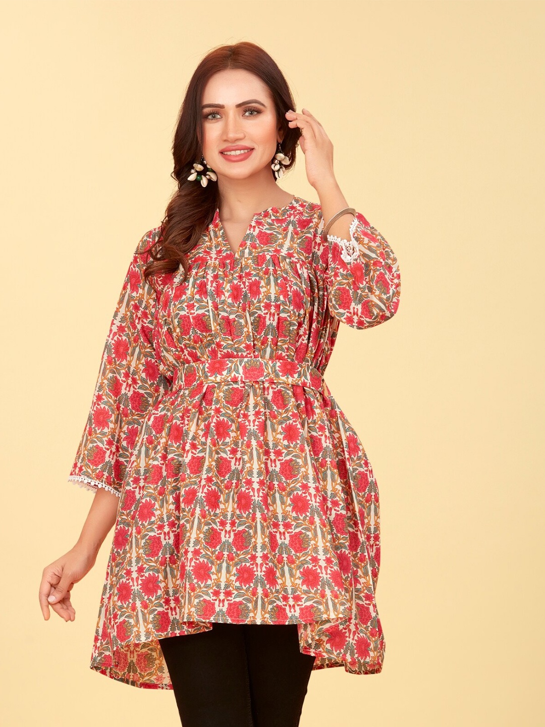 

CHANSI Floral Printed Mandarin Collar Kurti, Red