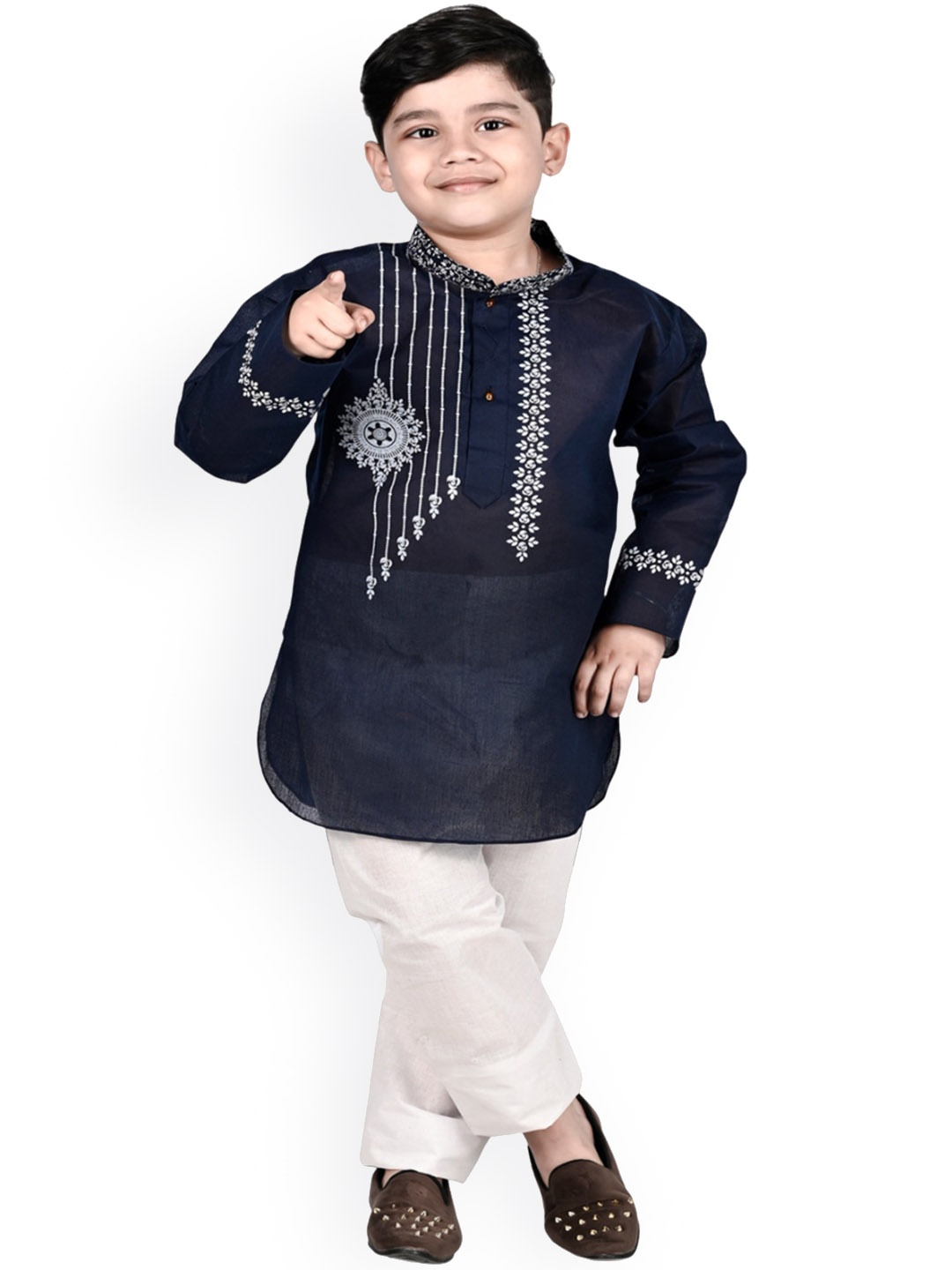 

BAESD Boys Ethnic Motifs Printed Straight Pure Cotton Kurta with Trousers, Navy blue