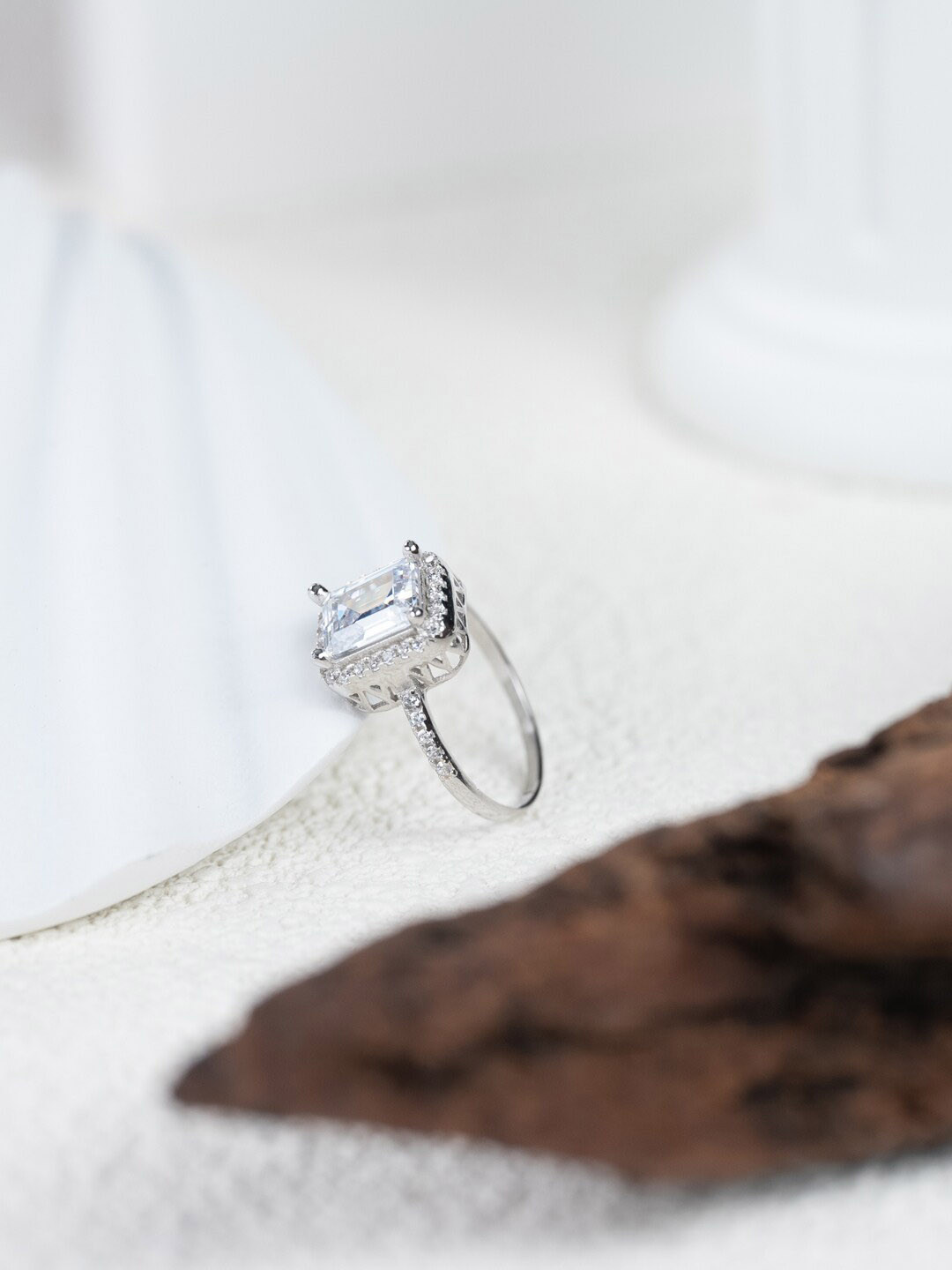 

MISS JO 92.5 Sterling Silver Silver-Plated Stone Studded Finger Ring