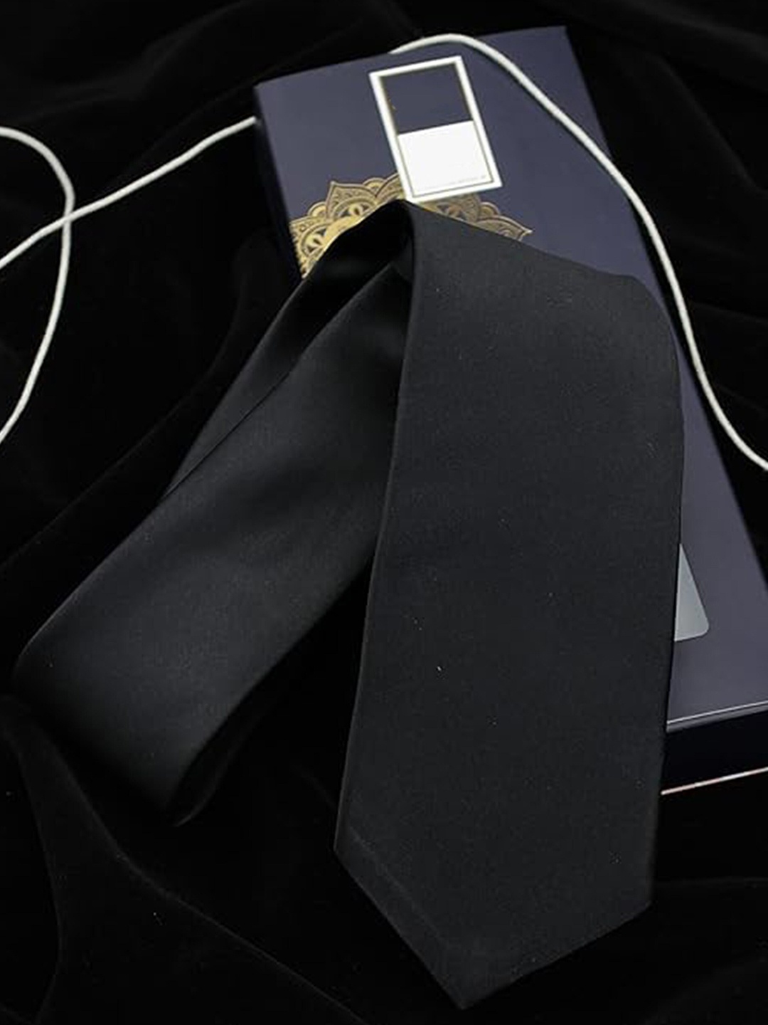 

KAEZRI Men Skinny Tie, Black