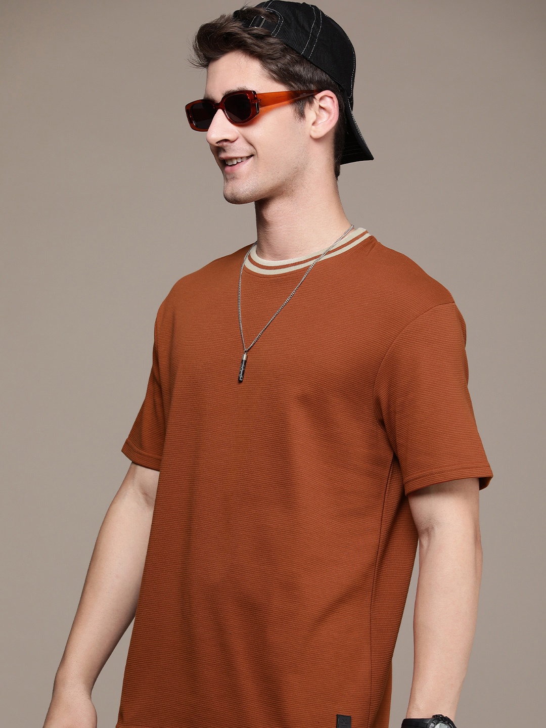 

WROGN Self Design Drop-Shoulder Sleeves Oversized T-shirt, Rust