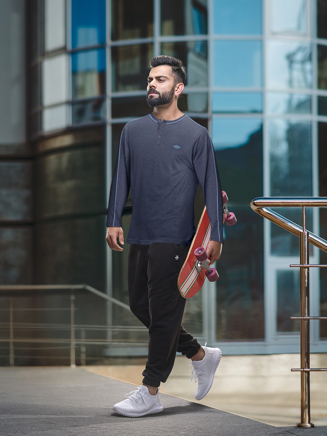 

WROGN Men Solid Henley Neck Slim Fit T-shirt, Navy blue