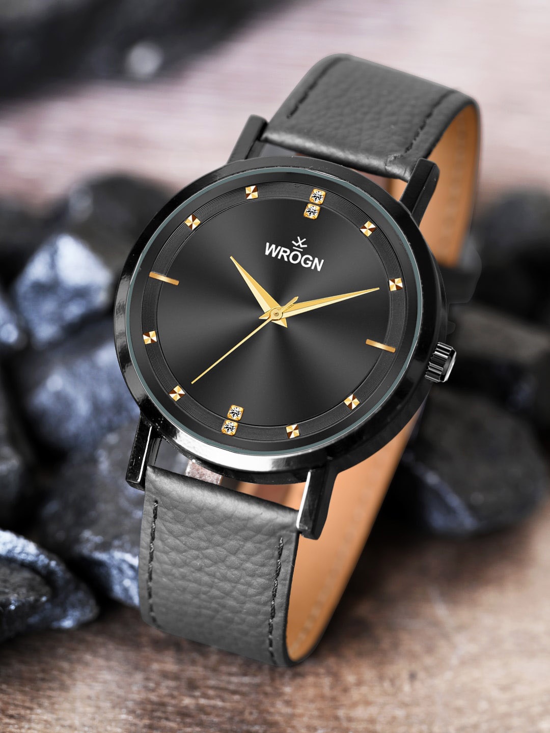 

WROGN Men Leather Straps Analogue Watch HOBWRG0445, Black