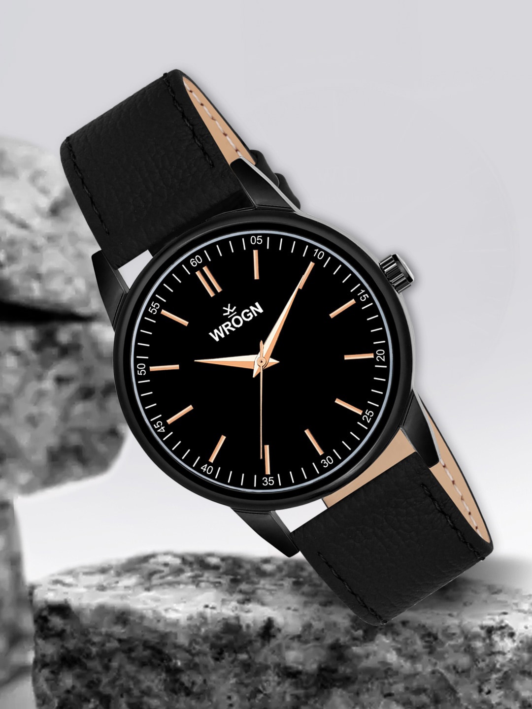 

WROGN Men Leather Straps Analogue Watch HOBWRG0432, Black