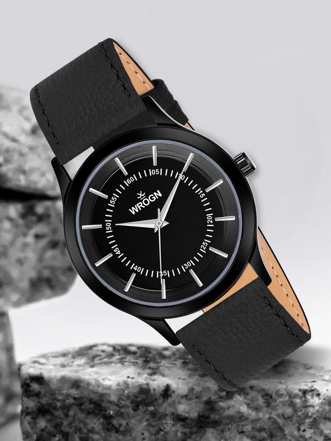 

WROGN Men Leather Straps Analogue Watch HOBWRG0449, Black