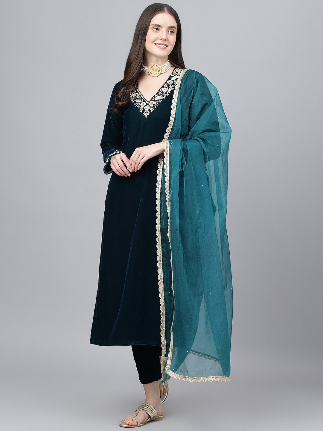 

KALINI Floral Yoke Design Regular Gotta Patti Velvet Kurta With Trousers & Dupatta, Teal