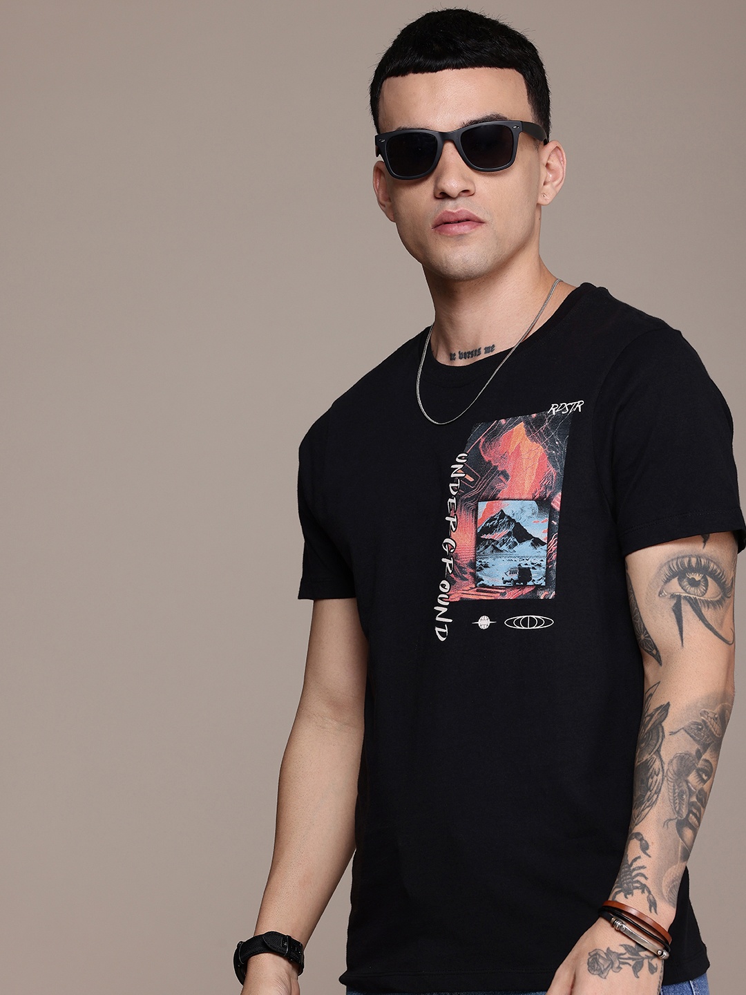 

The Roadster Life Co. Graphic Printed Pure Cotton T-shirt, Black