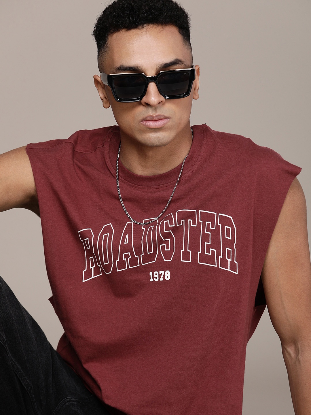 

The Roadster Life Co. Typography Printed Pure Cotton Relaxed Fit Sleeveless T-shirt, Maroon