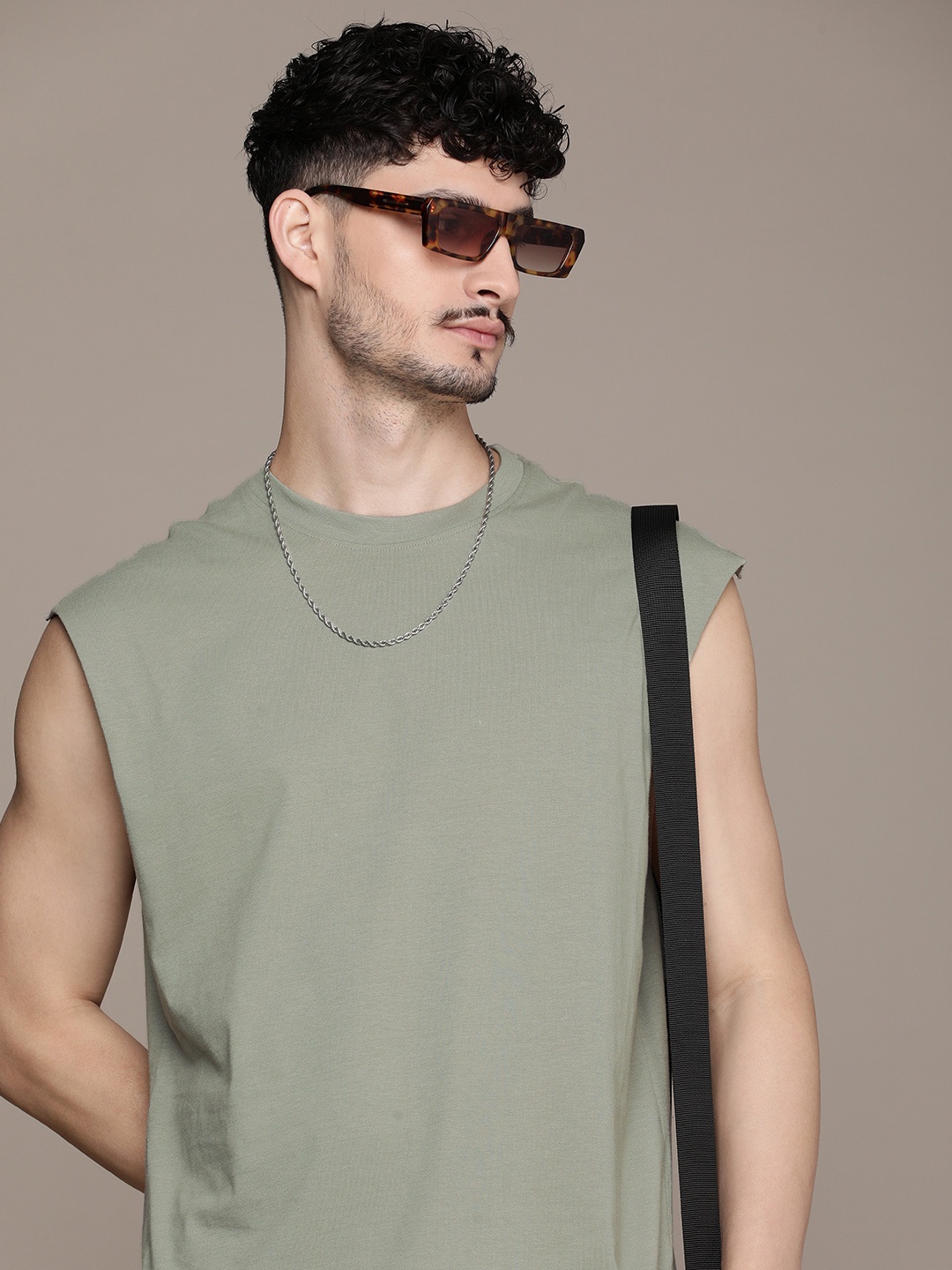 

The Roadster Life Co. Solid Pure Cotton Relaxed T-shirt, Olive