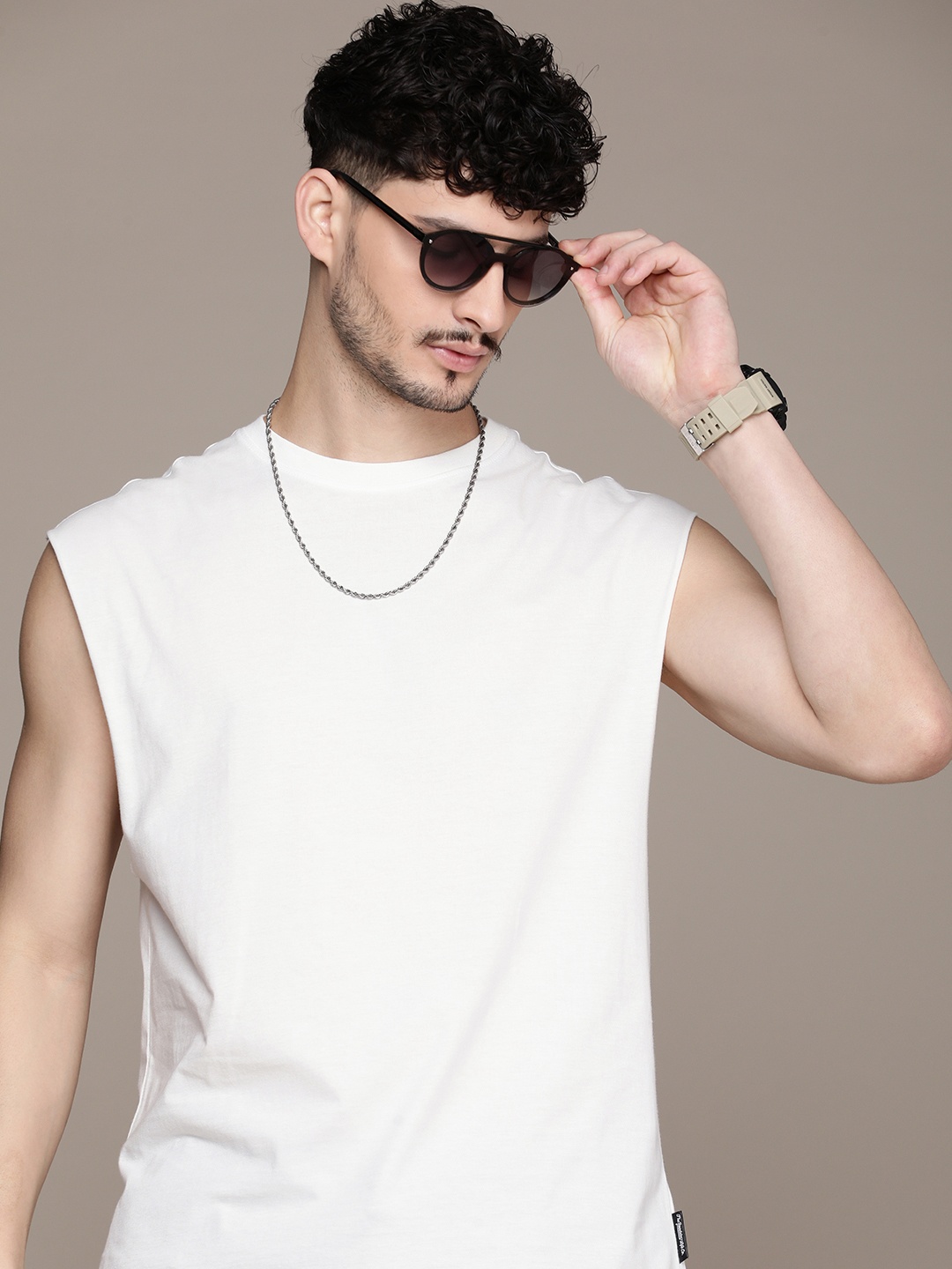 

The Roadster Life Co. Solid Pure Cotton Relaxed T-shirt, White