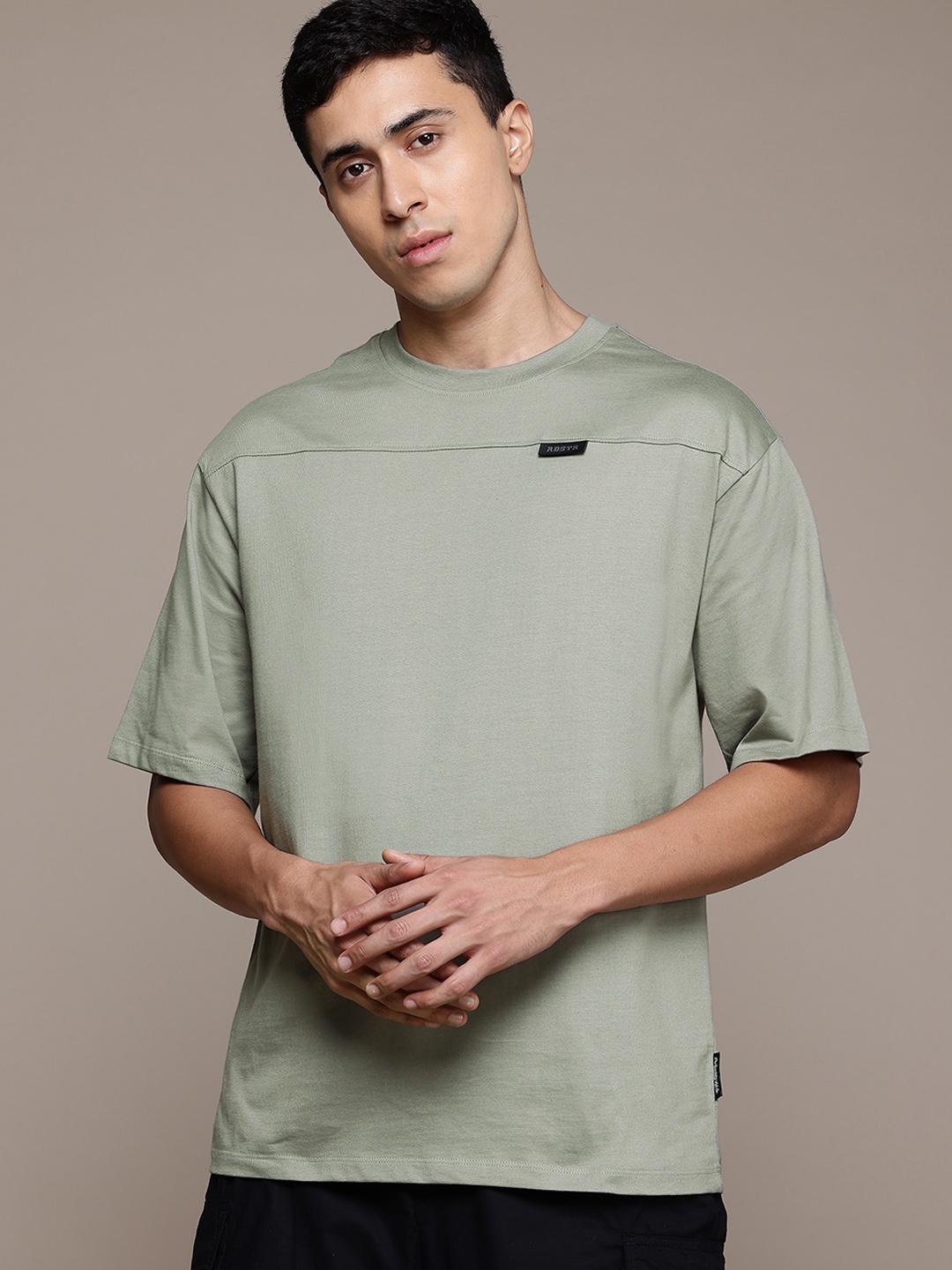 

The Roadster Lifestyle Co. Men Relaxed Fit Pure Cotton T-shirt, Green