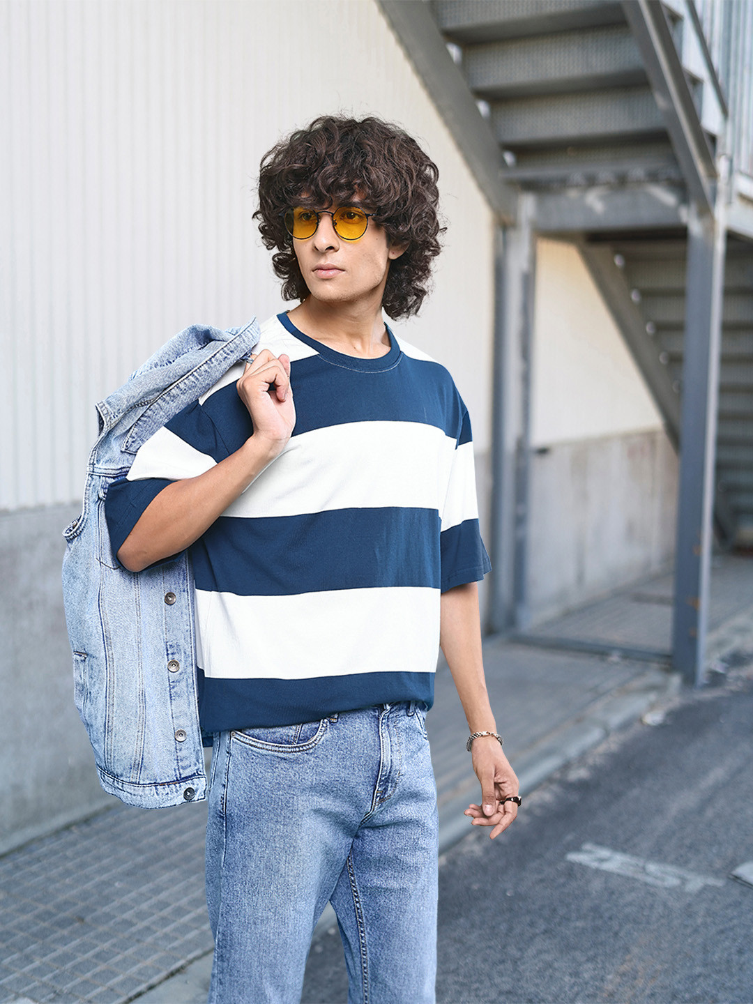

Roadster Men Striped Pure Cotton T-shirt, Navy blue