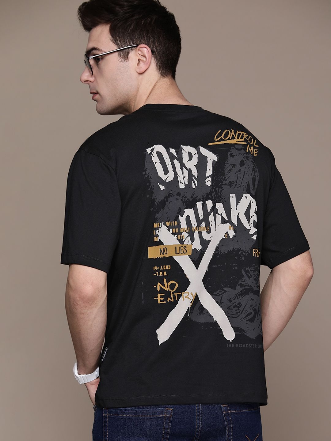 

The Roadster Lifestyle Co. Graphic Printed Pure Cotton T-shirt, Black
