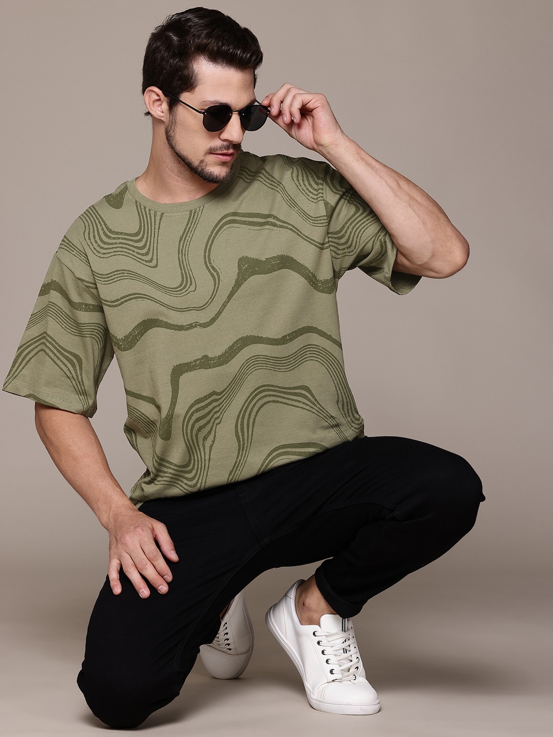 

The Roadster Lifestyle Co. Men Printed Relaxed Fit Pure Cotton T-shirt, Olive