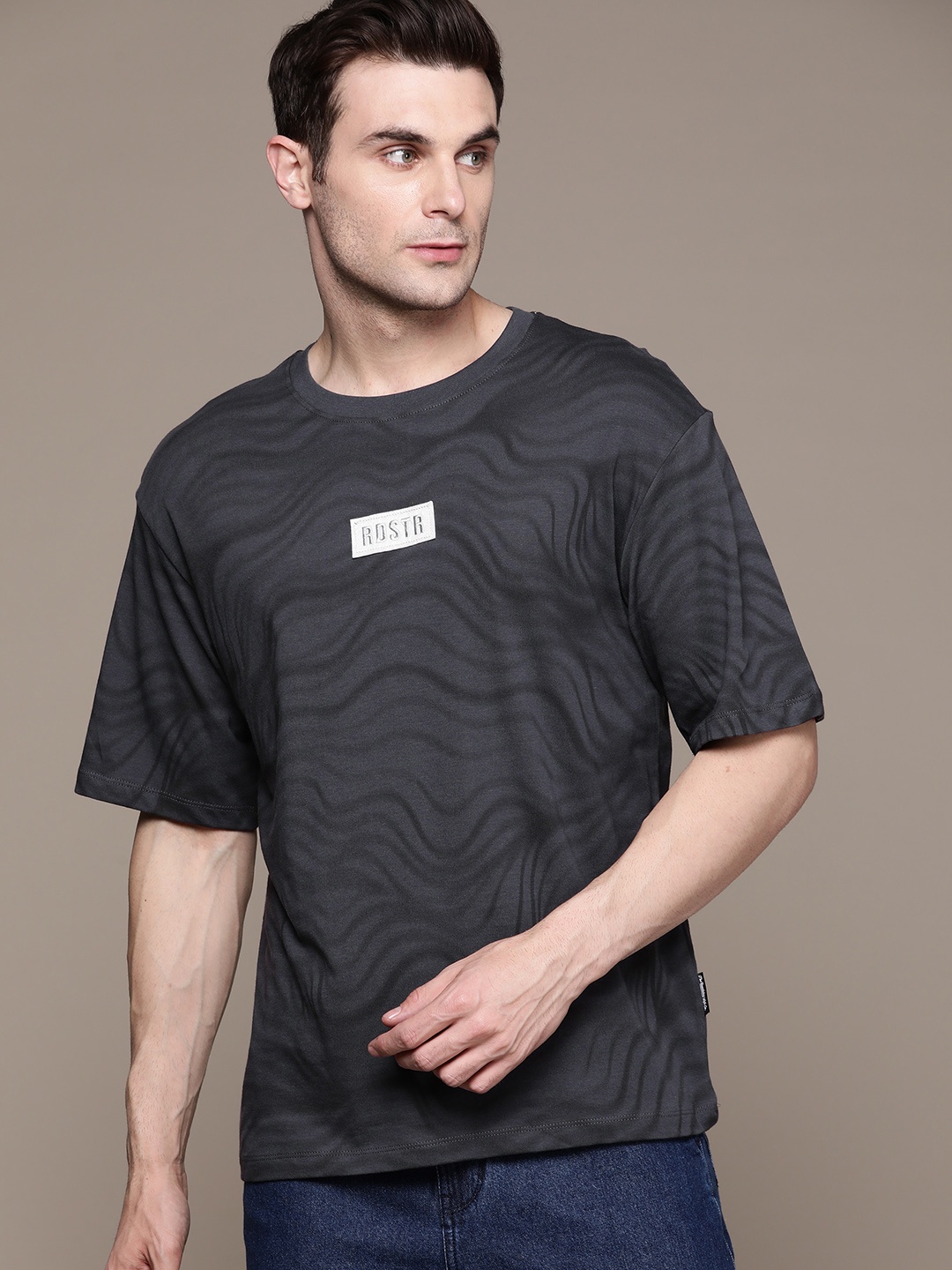 

The Roadster Lifestyle Co. Pure Cotton Printed Drop-Shoulder Sleeves Relaxed T-shirt, Charcoal